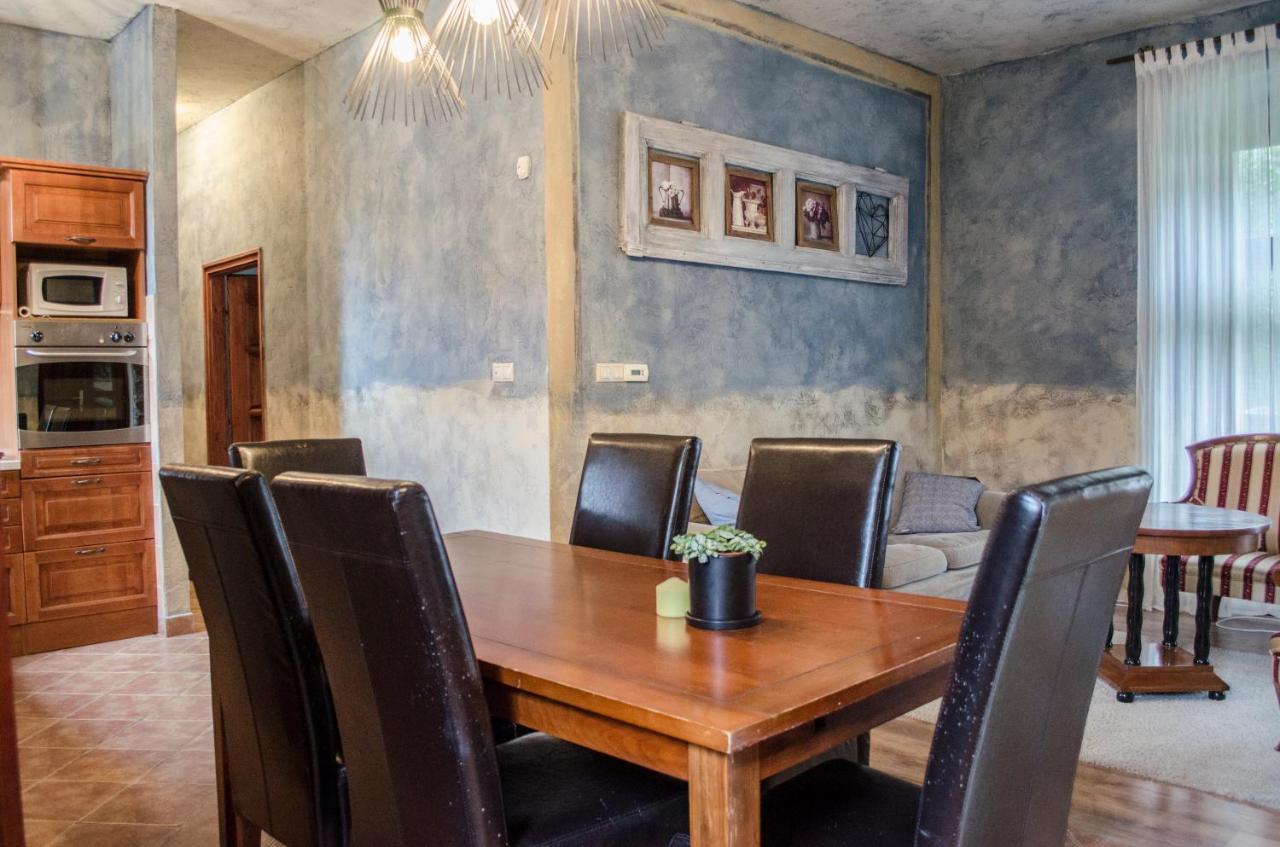 Kohaz Apartman Apartment Veszprem Ngoại thất bức ảnh